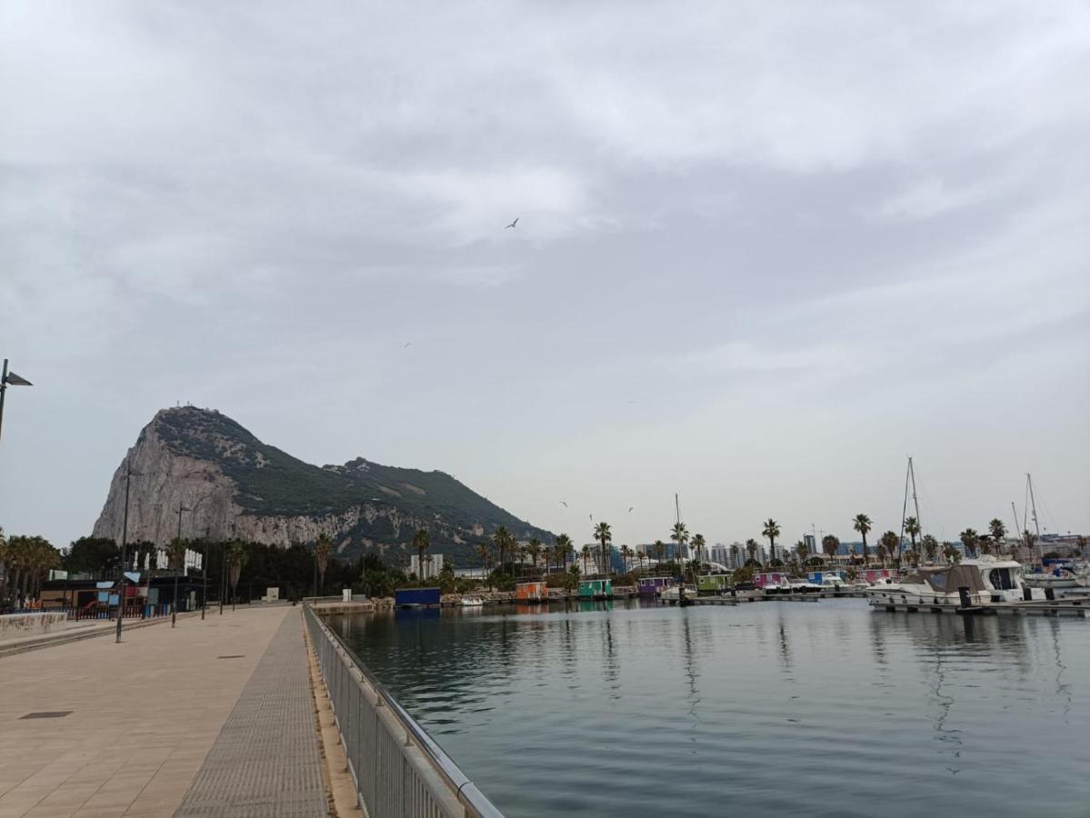 شقة Vistas A 3 Paises Y 2 Continentes 1º Linea De Playa A 5 Minutos De Gibraltar La Línea de la Concepción المظهر الخارجي الصورة