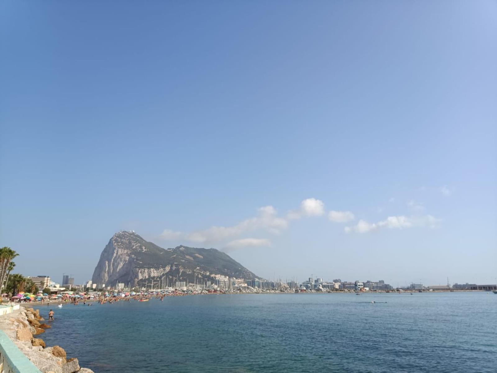 شقة Vistas A 3 Paises Y 2 Continentes 1º Linea De Playa A 5 Minutos De Gibraltar La Línea de la Concepción المظهر الخارجي الصورة